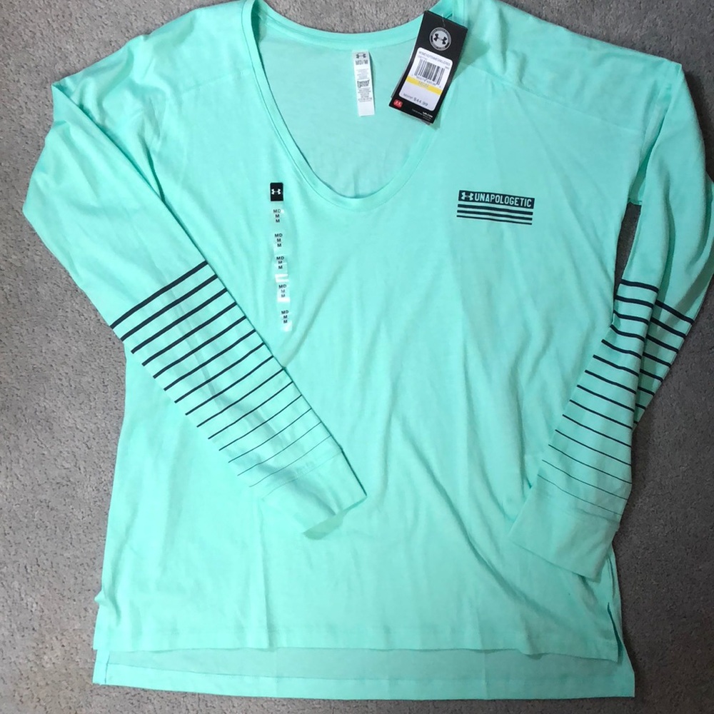 Under Armour top